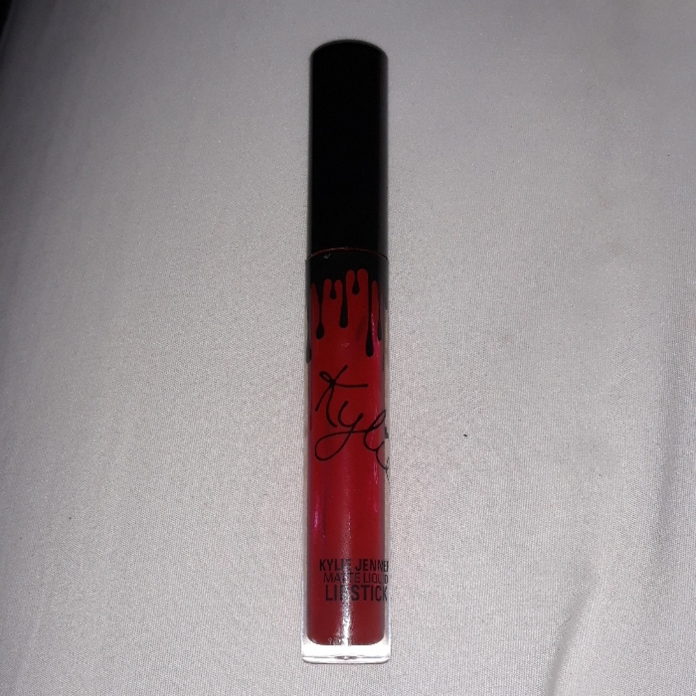 Kylie Jenner Matte Liquid Lipstick in Mary Jo K